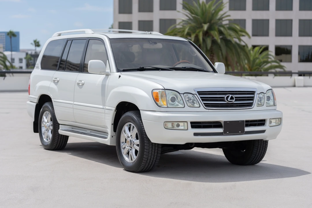 2003 Lexus LX 2nd Gen - Image 3 of 31