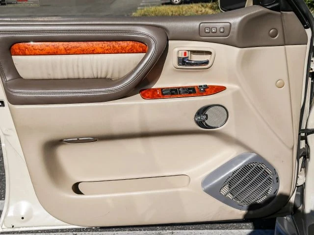 2003 Lexus LX 2nd Gen - Image 31 of 31