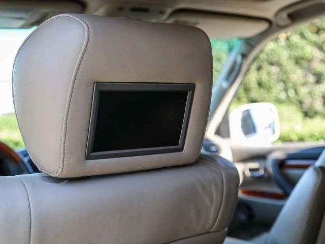 2003 Lexus LX 2nd Gen - Image 26 of 31