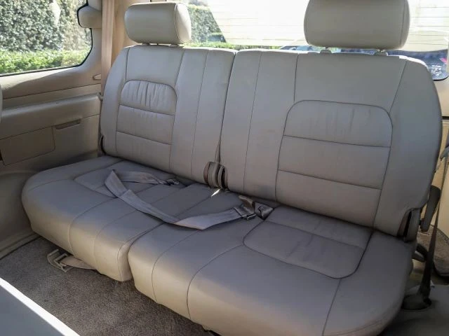 2003 Lexus LX 2nd Gen - Image 28 of 31