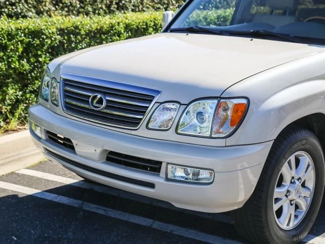 2003 Lexus LX 2nd Gen - Image 14 of 21