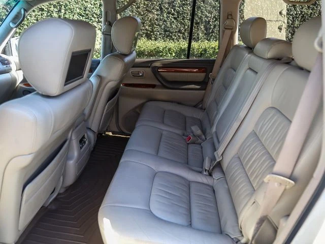 2003 Lexus LX 2nd Gen - Image 25 of 31