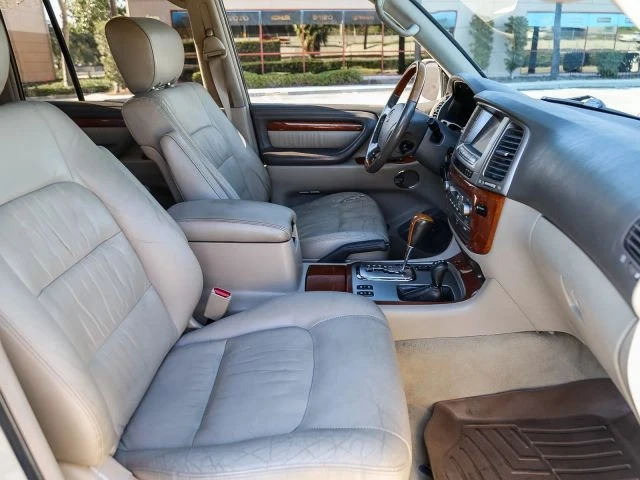 2003 Lexus LX 2nd Gen - Image 23 of 31