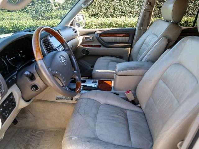 2003 Lexus LX 2nd Gen - Image 29 of 31