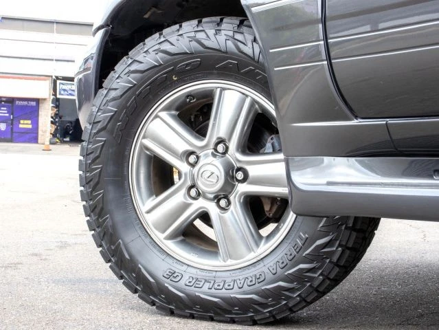 2003 Lexus LX 2nd Gen - Image 12 of 21