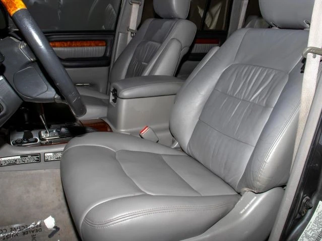 2003 Lexus LX 2nd Gen - Image 18 of 21