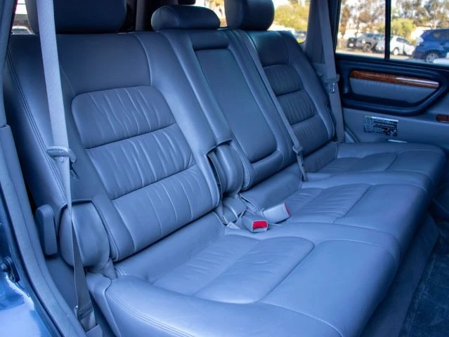 2003 Lexus LX 2nd Gen - Image 16 of 21