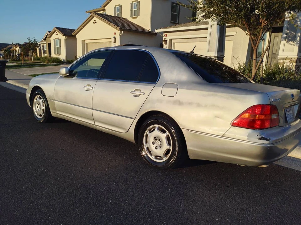 2003 Lexus LS 3rd Gen - Image 2 of 10