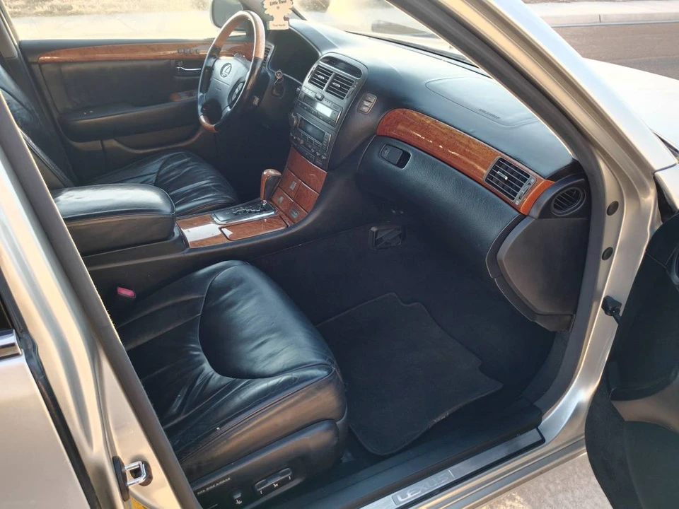 2003 Lexus LS 3rd Gen - Image 6 of 10