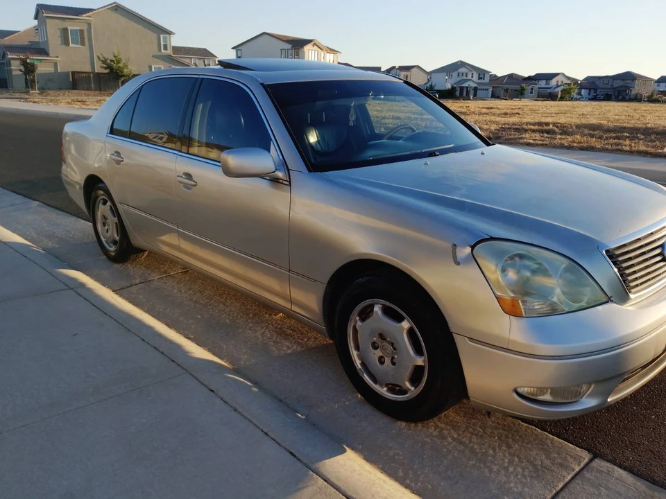 2003 Lexus LS 3rd Gen - Image 3 of 10