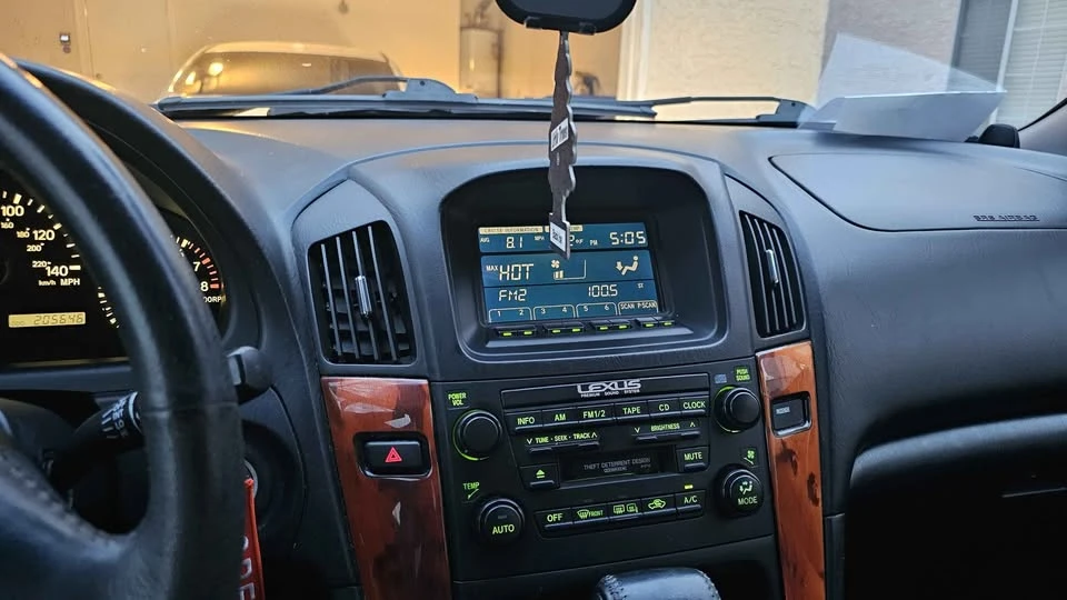 2003 Lexus RX 1st Gen - Image 9 of 13