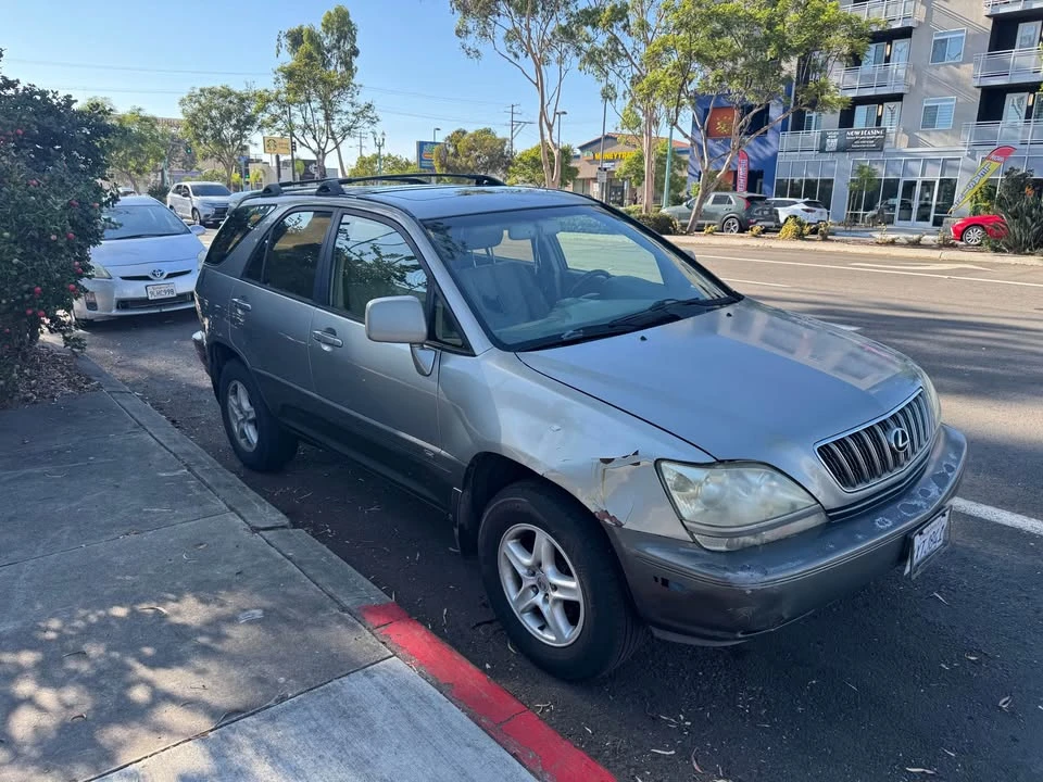2003 Lexus RX 1st Gen - Image 3 of 5
