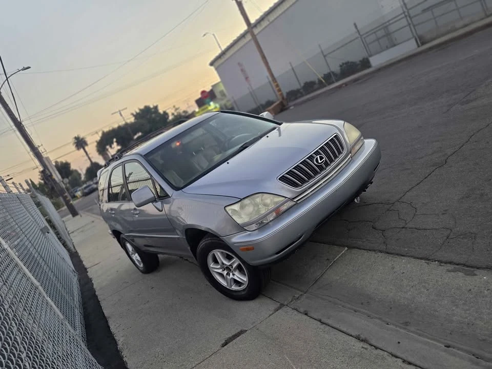 2003 Lexus RX 1st Gen - Image 2 of 12