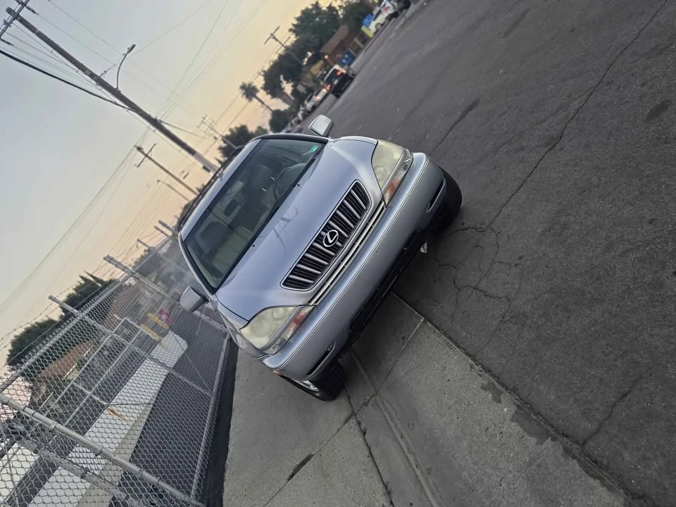 2003 Lexus RX 1st Gen - Image 5 of 12
