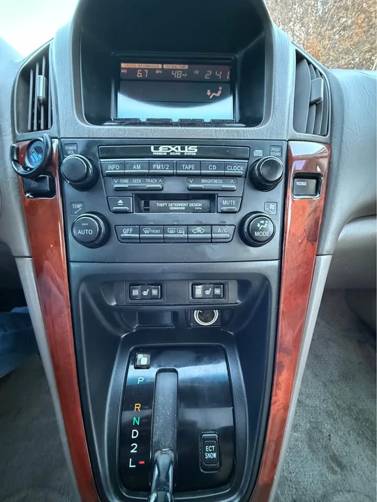 2003 Lexus RX 1st Gen - Image 11 of 13