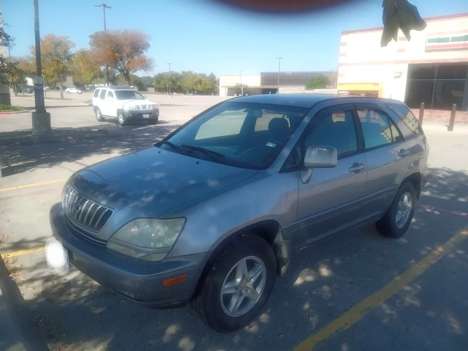 2003 Lexus RX 1st Gen - Image 2 of 5