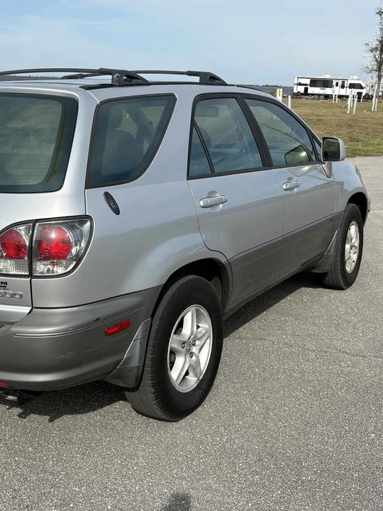 2003 Lexus RX 1st Gen - Image 9 of 10