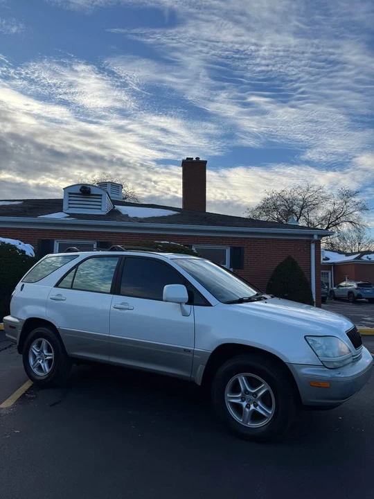 2003 Lexus RX 1st Gen - Image 4 of 18