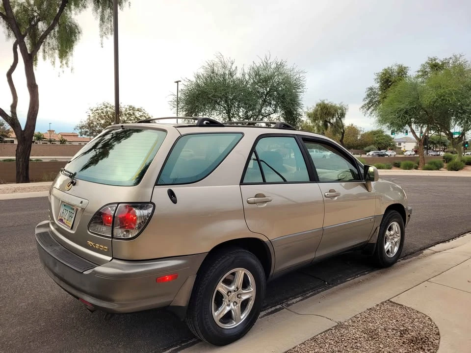 2003 Lexus RX 1st Gen - Image 2 of 18