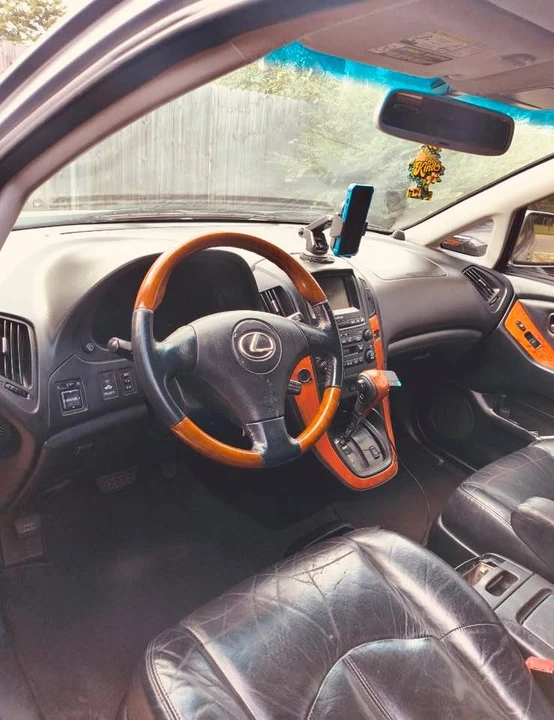 2003 Lexus RX 1st Gen - Image 4 of 4