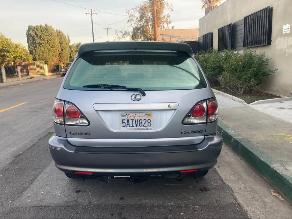 2003 Lexus RX 1st Gen - Image 4 of 8