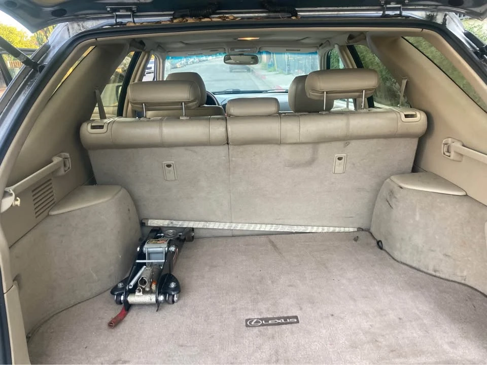 2003 Lexus RX 1st Gen - Image 5 of 8