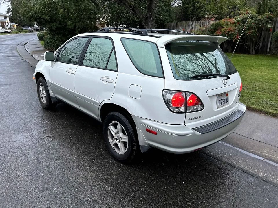 2003 Lexus RX 1st Gen - Image 5 of 13
