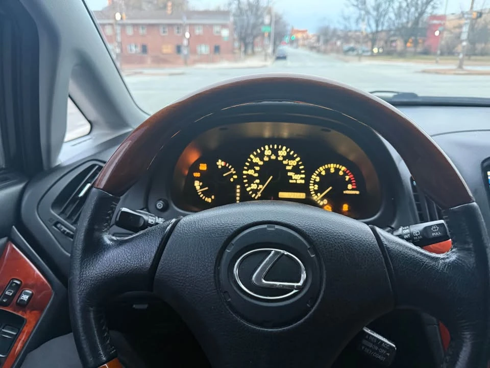 2003 Lexus RX 1st Gen - Image 2 of 17
