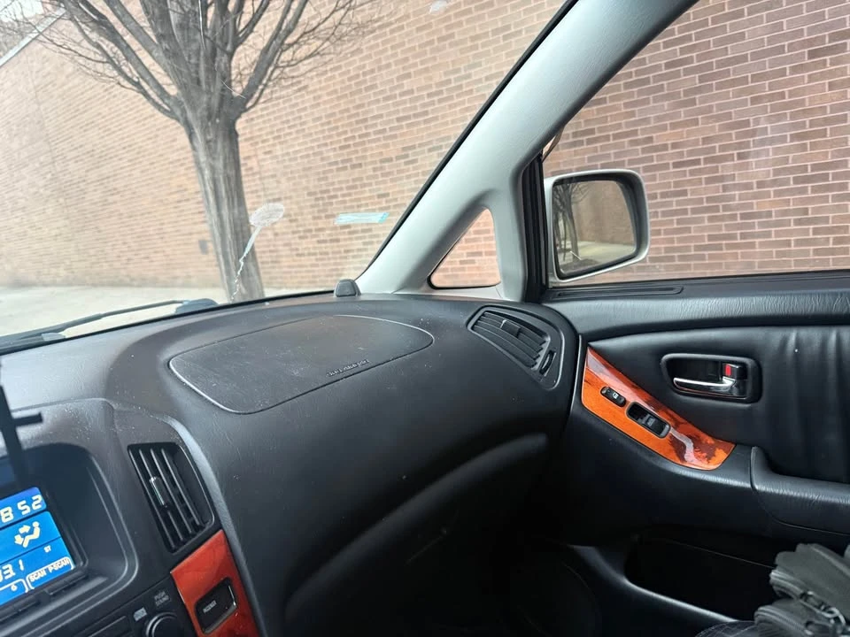 2003 Lexus RX 1st Gen - Image 11 of 17