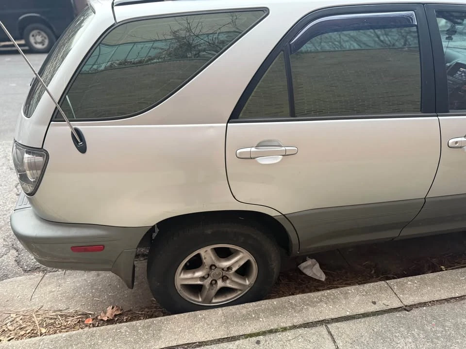 2003 Lexus RX 1st Gen - Image 5 of 17