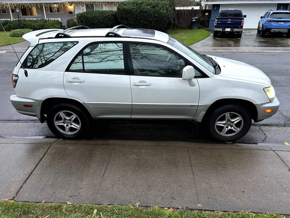 2003 Lexus RX 1st Gen - Image 3 of 13
