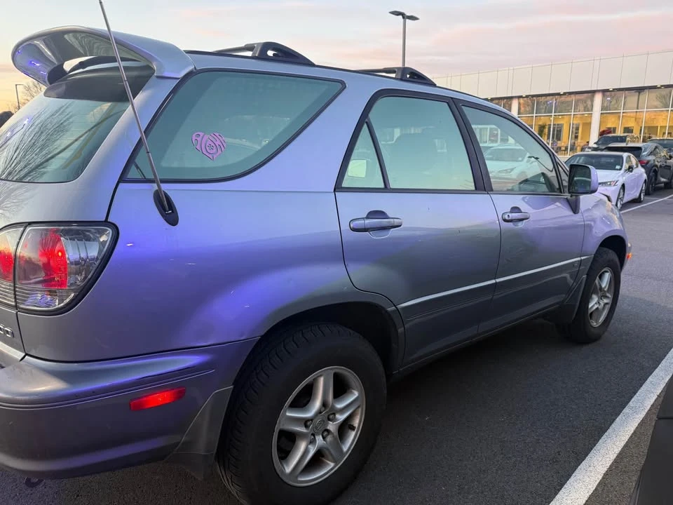 2003 Lexus RX 1st Gen - Image 4 of 11