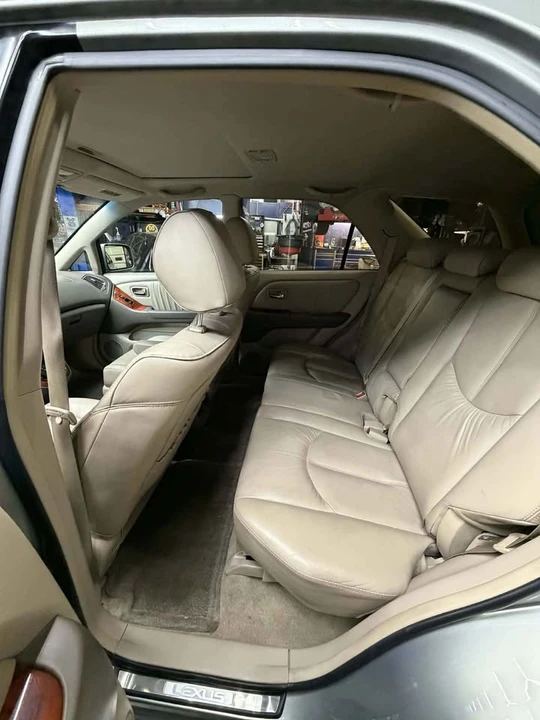 2003 Lexus RX 1st Gen - Image 10 of 12