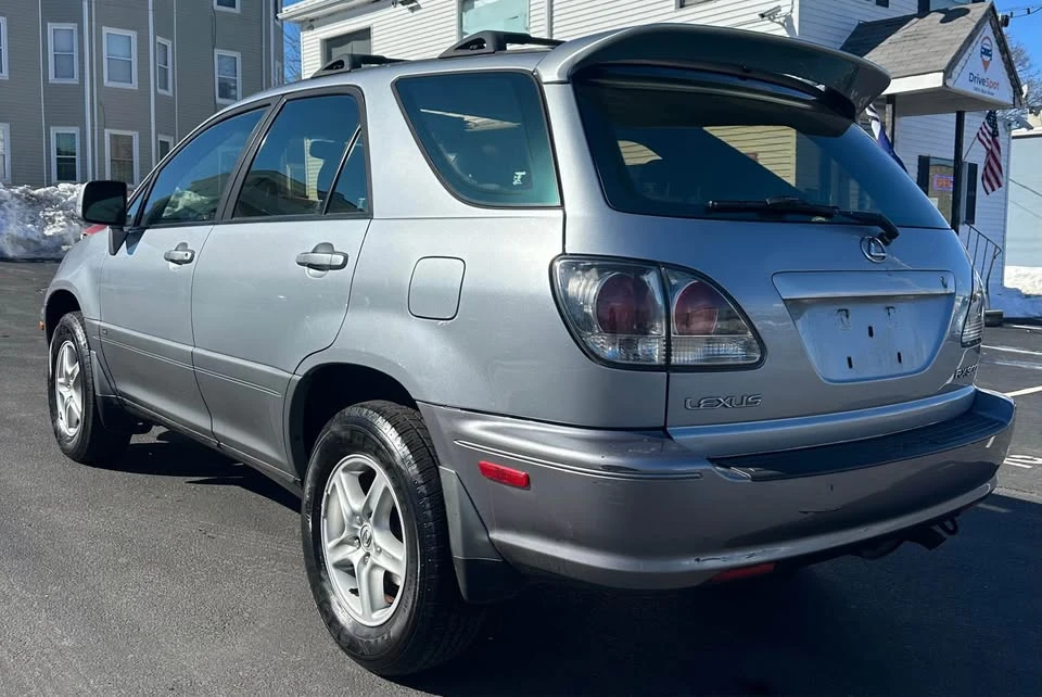 2003 Lexus RX 1st Gen - Image 4 of 16