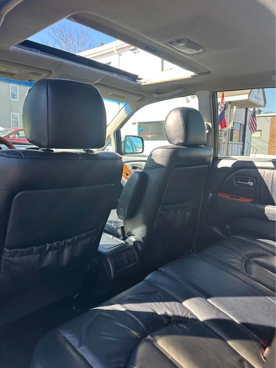 2003 Lexus RX 1st Gen - Image 10 of 16