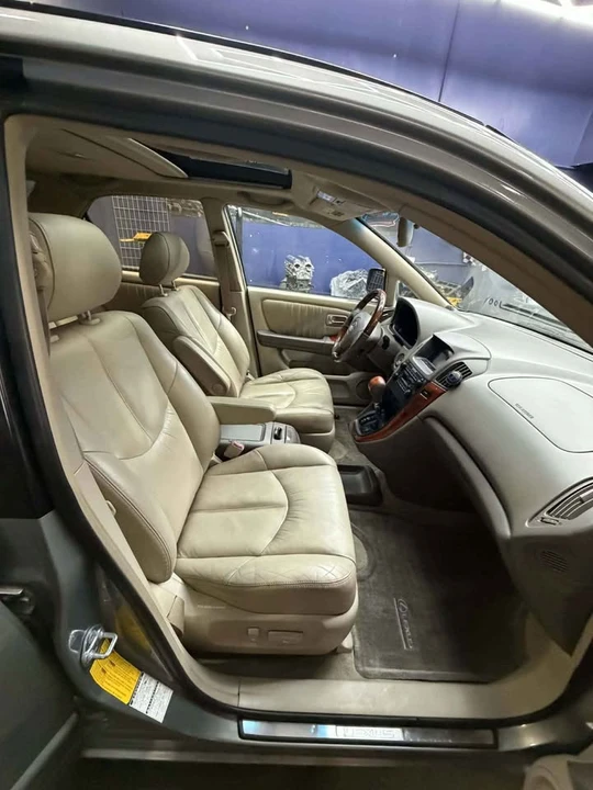 2003 Lexus RX 1st Gen - Image 8 of 12