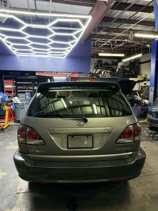 2003 Lexus RX 1st Gen - Image 4 of 12