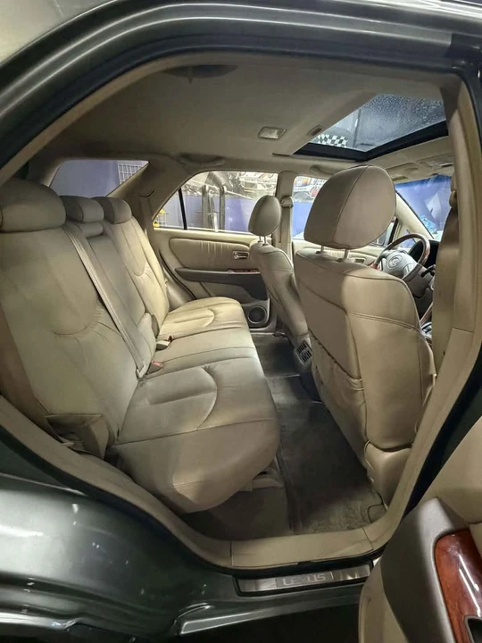 2003 Lexus RX 1st Gen - Image 9 of 12