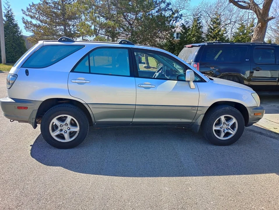 2003 Lexus RX 1st Gen - Image 4 of 8