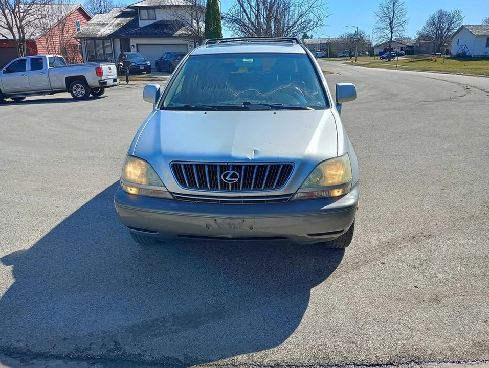 2003 Lexus RX 1st Gen - Image 5 of 8