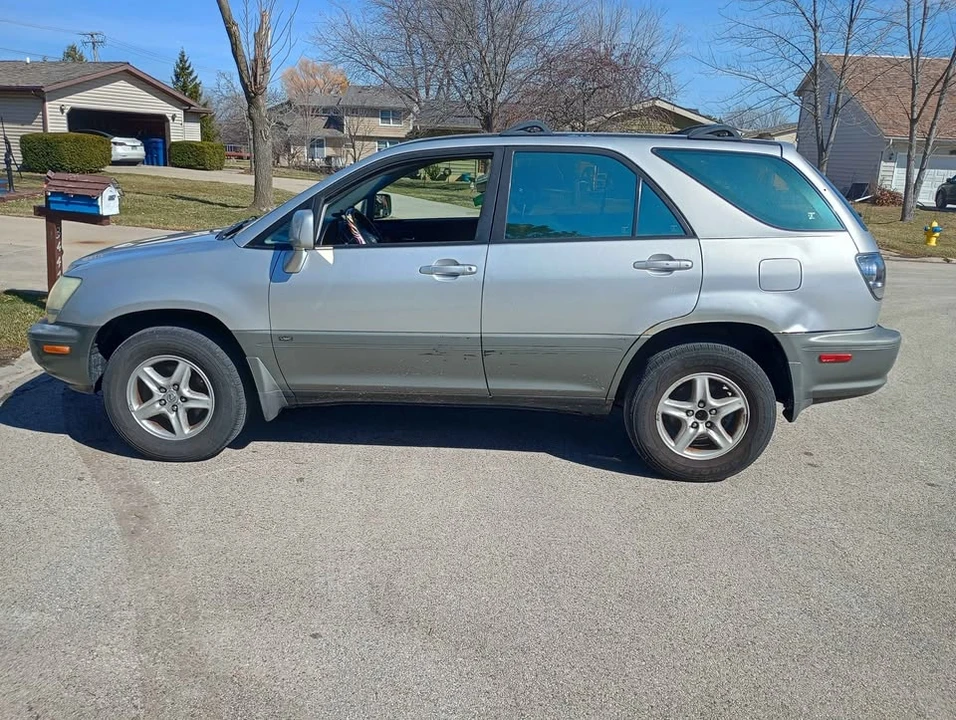 2003 Lexus RX 1st Gen - Image 2 of 8