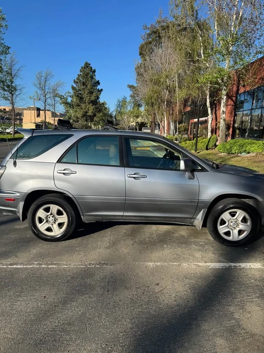 2003 Lexus RX 1st Gen - Image 5 of 8