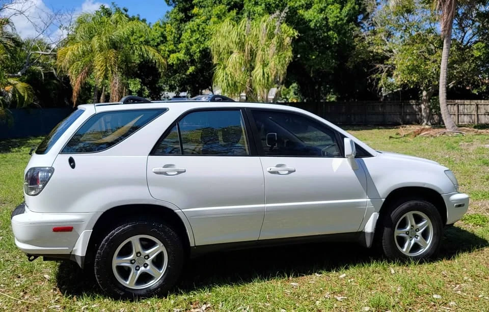 2003 Lexus RX 1st Gen - Image 5 of 15