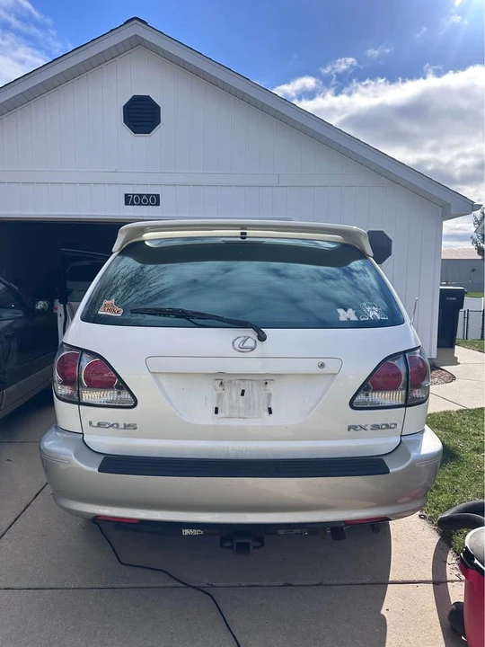 2003 Lexus RX 1st Gen - Image 4 of 8