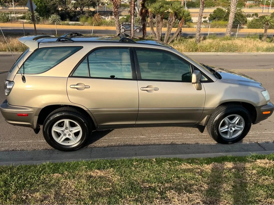 2003 Lexus RX 1st Gen - Image 8 of 17