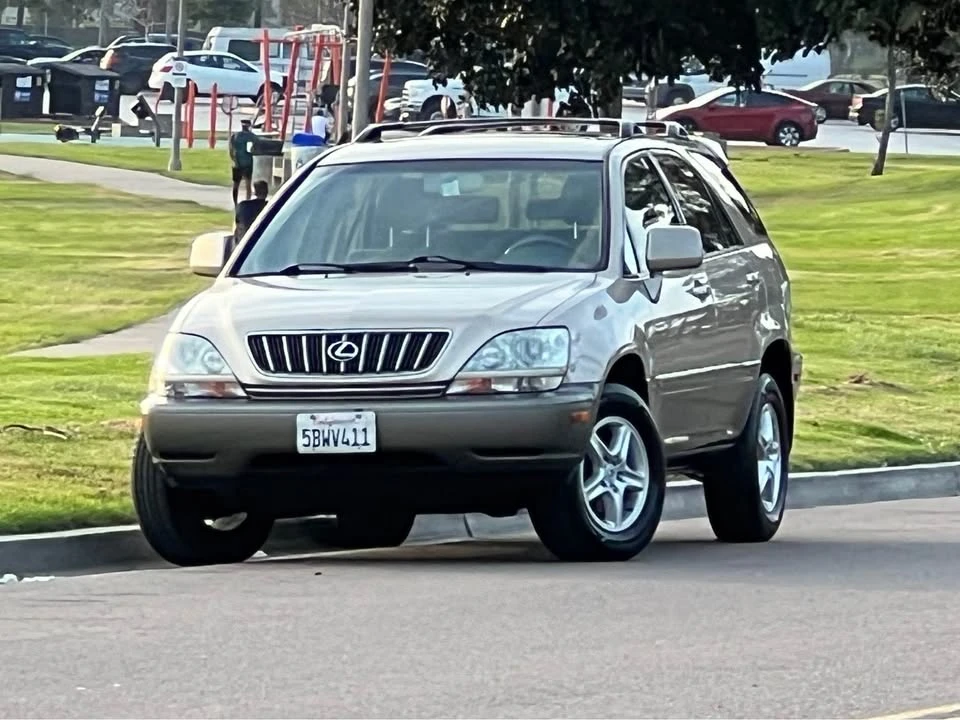 2003 Lexus RX 1st Gen - Image 4 of 17