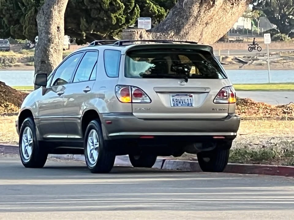 2003 Lexus RX 1st Gen - Image 10 of 17