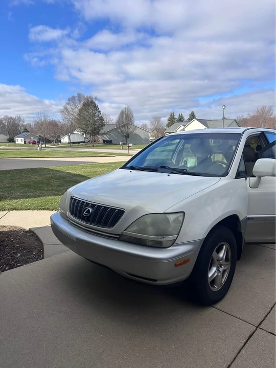 2003 Lexus RX 1st Gen - Image 2 of 8