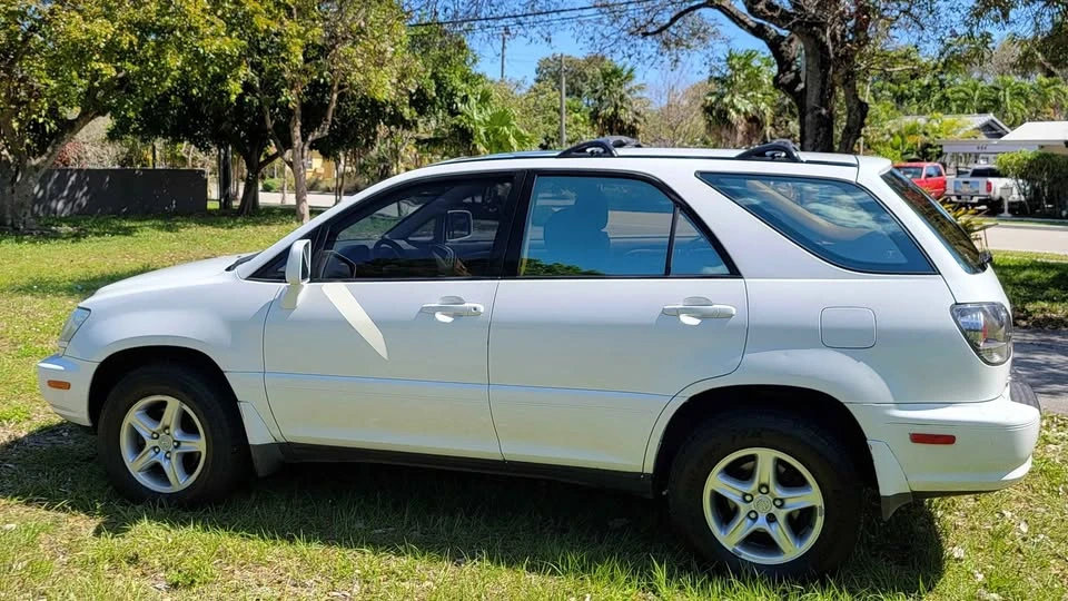 2003 Lexus RX 1st Gen - Image 4 of 15