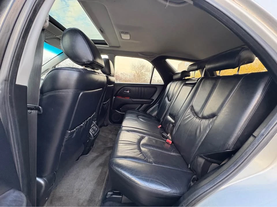 2003 Lexus RX 1st Gen - Image 12 of 18